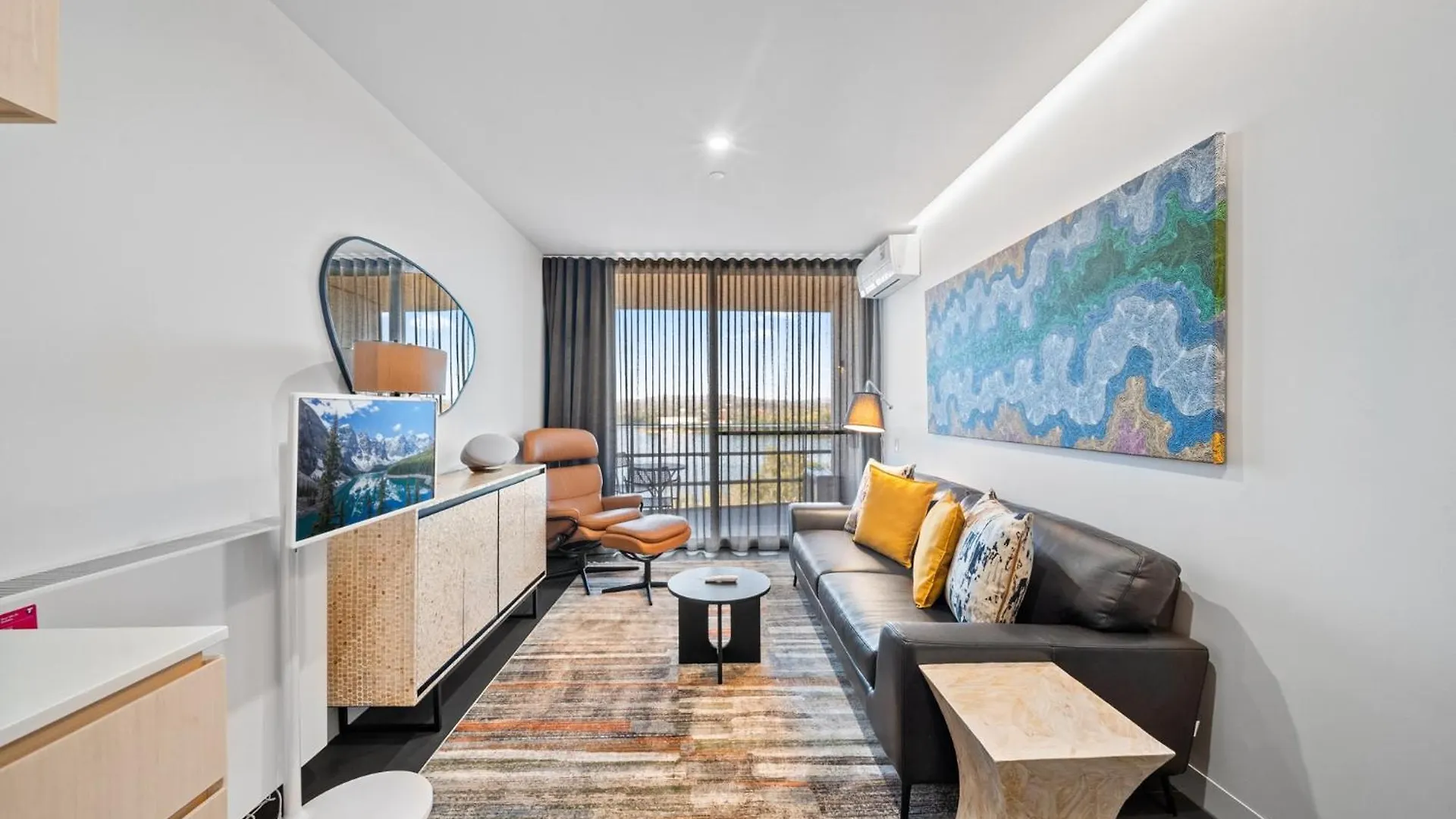 Stylish Studio In Acton With Balcony Views Canberra Australië